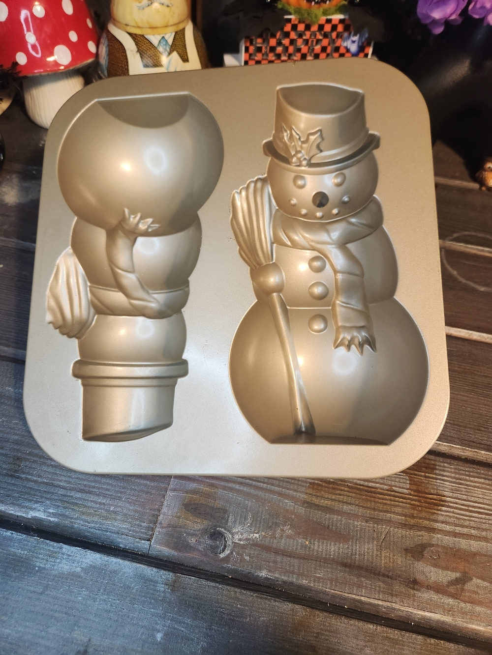 Snowman Cake Pan - 10 Cup Front & Back Cake Pan Nordicware USA